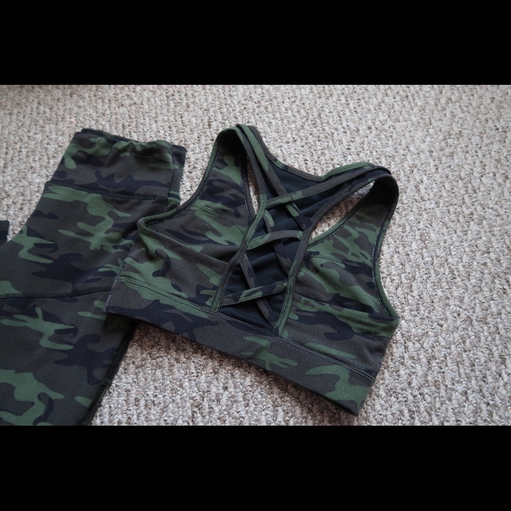 Workout apparel - Picture 2 of 8